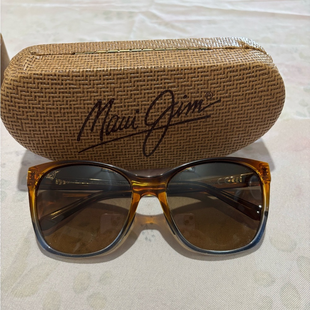 Women’s Maui Jim sunglasses with case